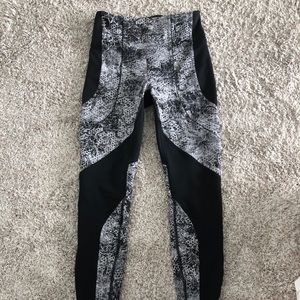 Lululemon Higg Rise Size 6 Legging